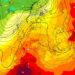 La mappa a 500 hPa mostra un cuneo anticiclonico Africano sulla Toscana